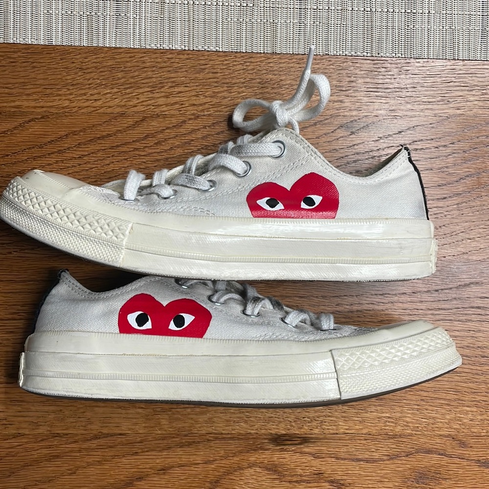 Comme des Garcons PLAY White Canvas Low-Top Sneakers with Red Heart Logo